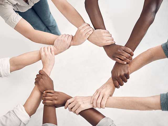 IN PRESENZA E VIA WEB
Ogni team è un intreccio: unire le diversità per fare la differenza