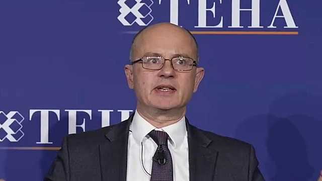 A resilient yet fragile global economy