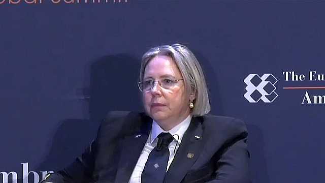 Una donna al timone: immaginario, trust e responsabilità al comando di una nave  